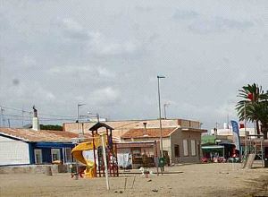 POLÉMICA. Poblado de Calnegre con las casas frente al mar que el Estado reclama. / P. A. / AGM