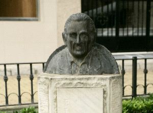 POETA. Busto de Eliodoro Puche en Santo Domingo. / S. M. L. / AGM