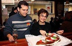 Un 'roscón republicano' como homenaje a Miguel Hernández