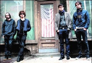 We Are Standard pasarán por Molina de Segura el próximo sábado. A la cabeza, su cantante, Deu, segundo por la derecha ::                             LV