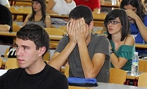 Varios alumnos, en un examen. La fotografía es de archivo. ::
D. M.