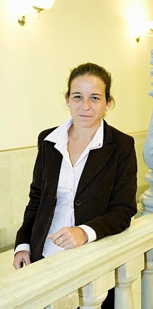 Patty Llaguno, ayer en el Palacio Consistorial. ::
LA VERDAD