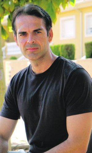 José Antonio Martínez ::
J. C. C.