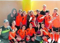 El equipo femenino del Ingeniero de la Cierva. ::                             LV