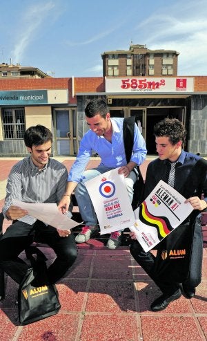 Alumnos de Letras ayudan a sacar el título de inglés por 1 euro la hora