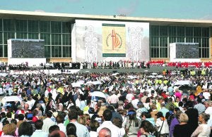 Hasta 25.000 fieles y peregrinos se congregaron ayer en la beatificación más multitudinaria en la historia de la Iglesia en España. EFE
