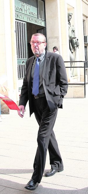 El abogado de la querella de 'Umbra' inició hace una semana el trámite para colegiarse