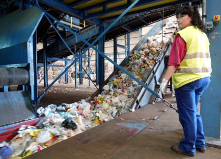 Aumenta el reciclado de plásticos en el país, pero aún sigue lejos de la media europea