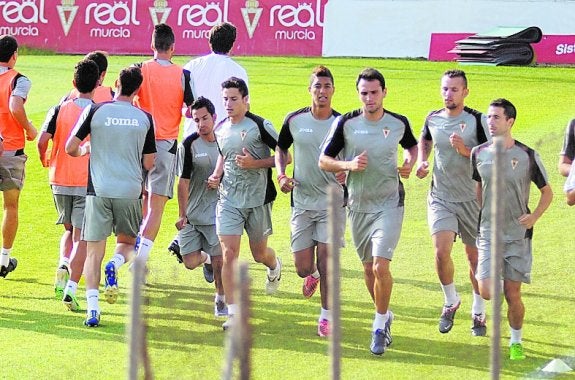 Entrenamiento del Murcia en Cobatillas. 