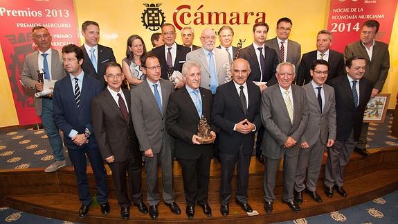 Los premiados por la Cámara de Comercio de Murcia, tras recoger los galardones.