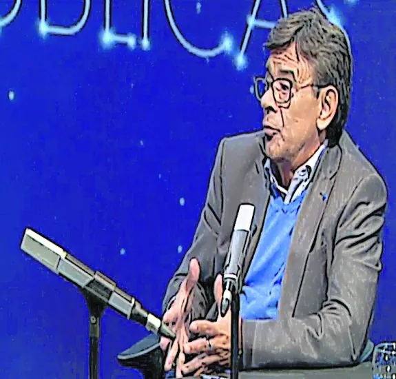 Captura televisiva de Roberto Sánchez, durante la entrevista.