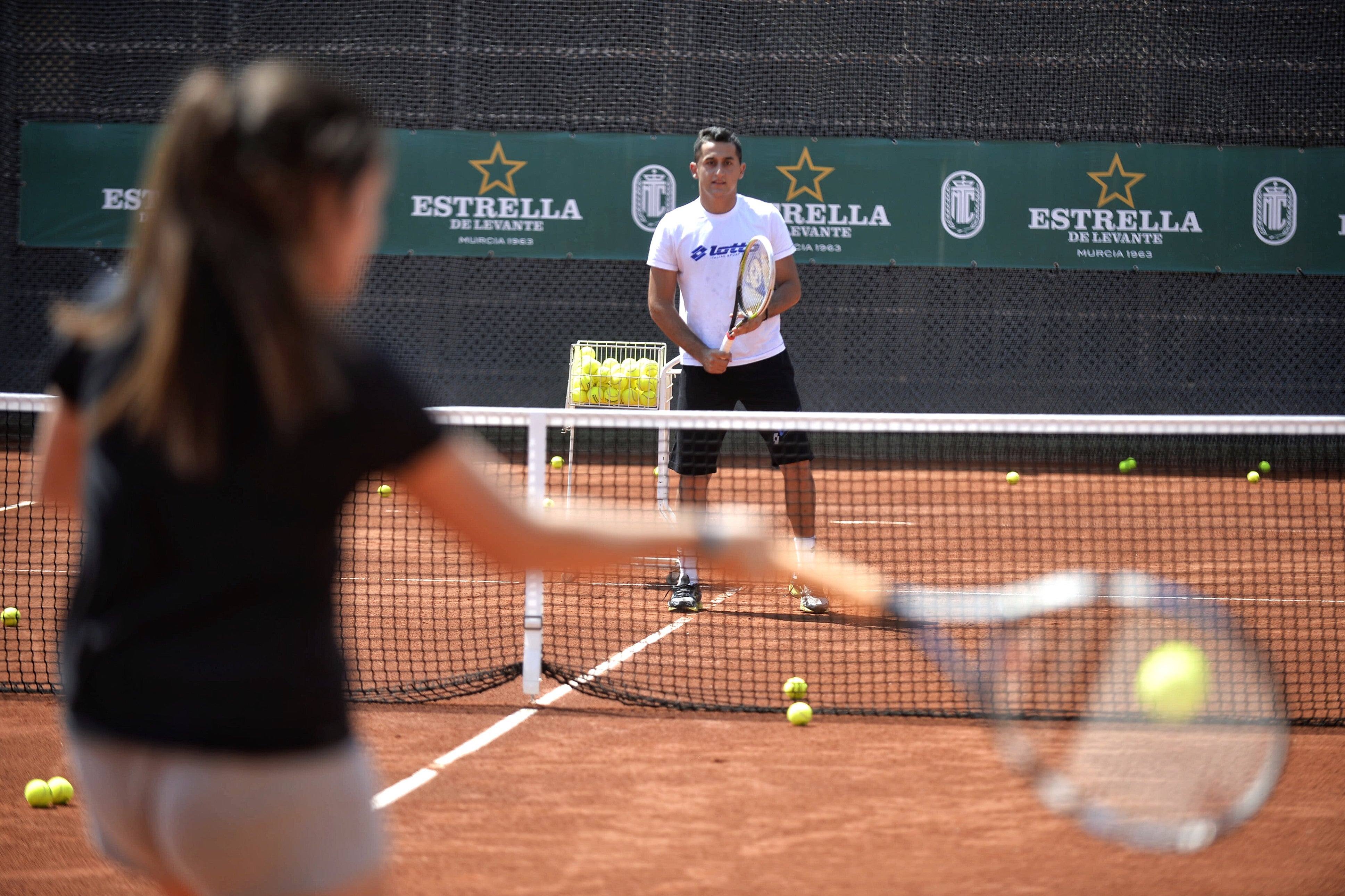 Almagro juega al tenis este viernes con una alumna del Saavedra Fajardo