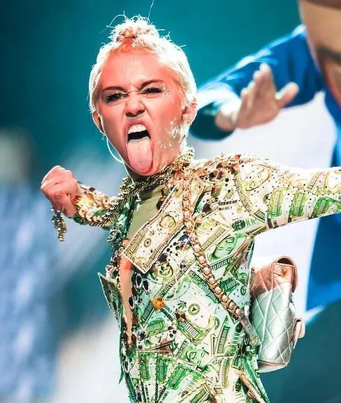 Miley Cyrus durante un concierto