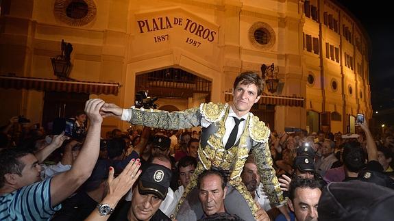 El Juli sale a hombros de La Condomina.