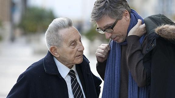 Encuentro del profesor Juan Carrión y el director David Trueba, el pasado mes de enero, en Cartagena.