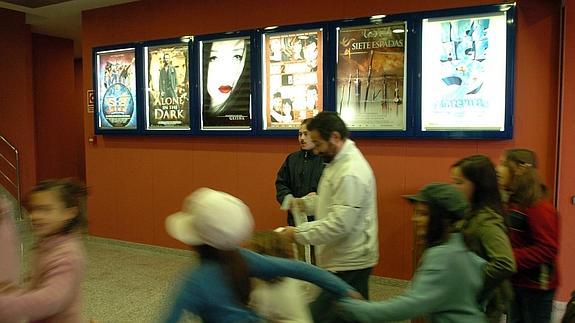 Imagen de los cines Vega Plaza, ya cerrados.