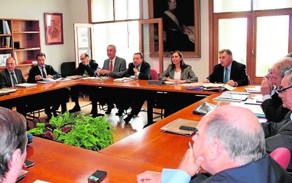 El directora del Agua presidió ayer la Comisión del Tajo. :: magrama