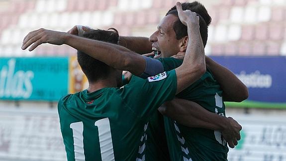 Acciari celebra su gol con el resto de compañeros. 