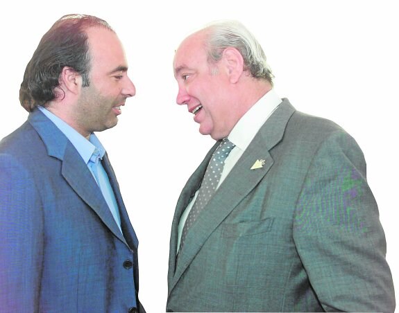 Jesús Samper y Quique Pina, en 2003, cuando el último era el dueño del Ciudad. 