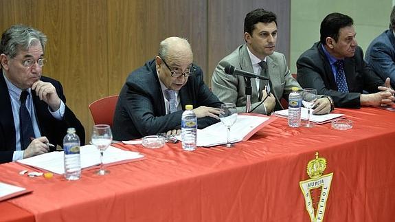 Jesús Samper, en la rueda de prensa de la junta general ordinaria de accionistas. 