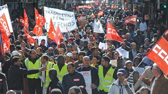 Miles de trabajadores agrícolas se manifiestan este domingo en Murcia. 