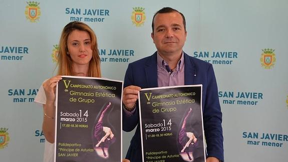 El concejal de Deportes, Carlos Albaladejo, y la presidenta del Club Gimnasia Para Todos, Miriam Alonso, presentan el campeonato. 