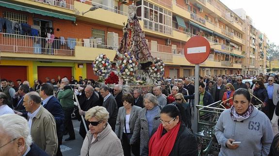 La Virgen de la Fuensanta en su recorrido por el barrio de La Paz.