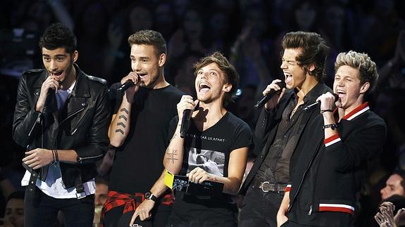 One Direction durante los 2013 MTV Video Music Awards in New York