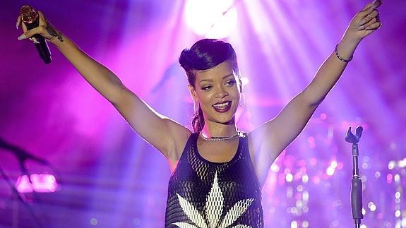 La cantante Rihanna en uno de sus conciertos. 