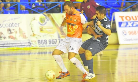 Castilla, jugador del Plásticos Romero Cartagena, en un partido de esta temporada. 