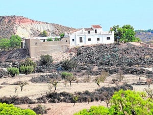 Vista de la Finca Torrecilla y la casa-museo.