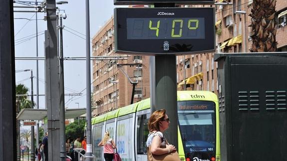Registradas altas temperaturas en uno de los termómetros de la ciudad