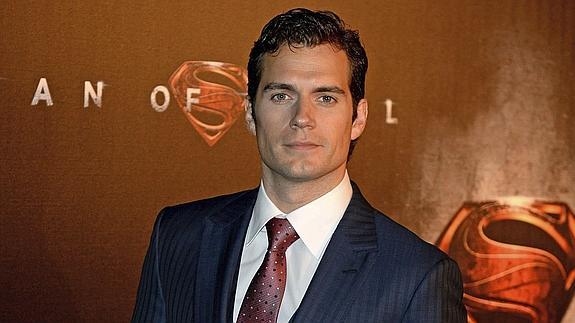 Henry Cavill en la premier del hombre de acero. 