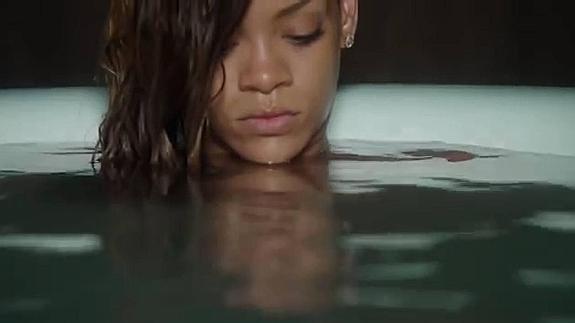 Rihanna en su videoclip de 'Stay'. 