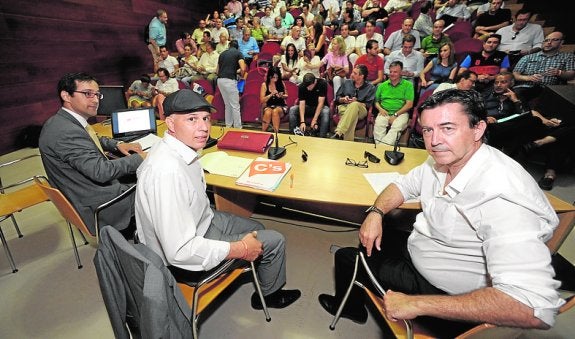 Javier Sierra, Mario Gómez y Juan José Molina. 