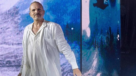 Miguel Bosé, en el concierto que ofreció en Murcia. 