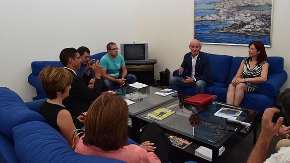 Fotos de la reunión de este miércoles en la Asamblea.