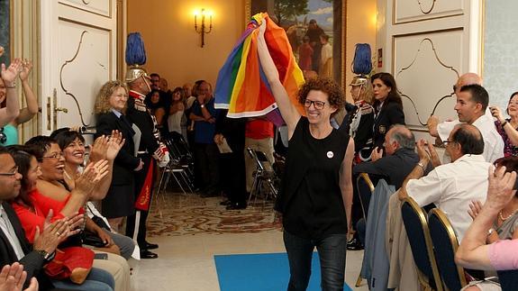 Marisol Moreno entra en el Salón Azul el día de la constitución del Ayuntamiento.