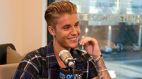 Justin Bieber en el programa de Ryan Seacrest.