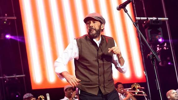 Juan Luis Guerra durante el concierto en la plaza de toros de Murcia. 