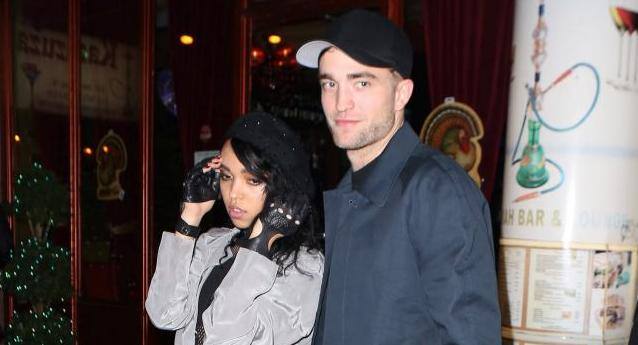 Robert Pattinson y FKA Twigs. 