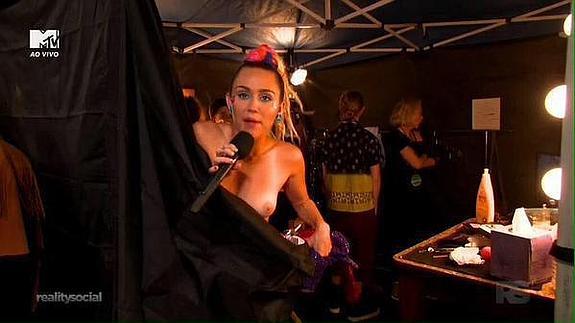 Miley Cyrus sufre un descuido... ¿Provocado?