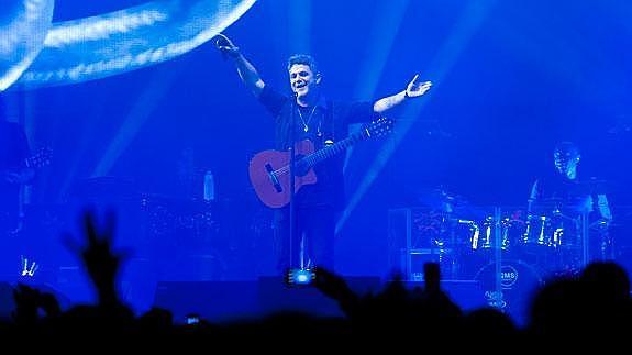 Alejandro Sanz, en su concierto en Murcia. 