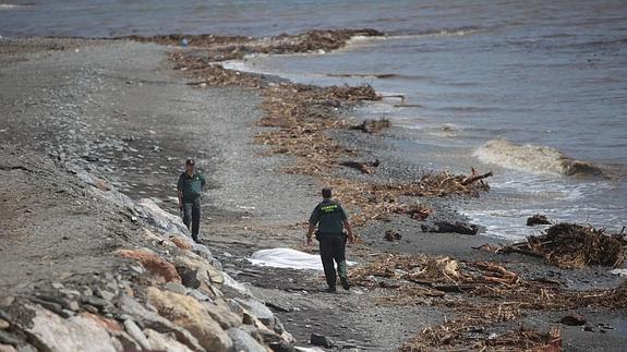 Una llamada desde Alicante al 112 alertó de la existencia de un cadáver arrastrado por la riada en Granada