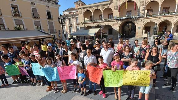 Un momento de la manifestación llevada a cabo este martes en la pedanía lorquina de La Campana. 