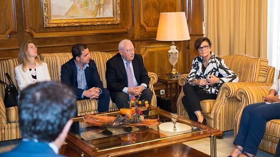 Un instante de la reunión del Consejo de Transparencia en la Asamblea Regional. 