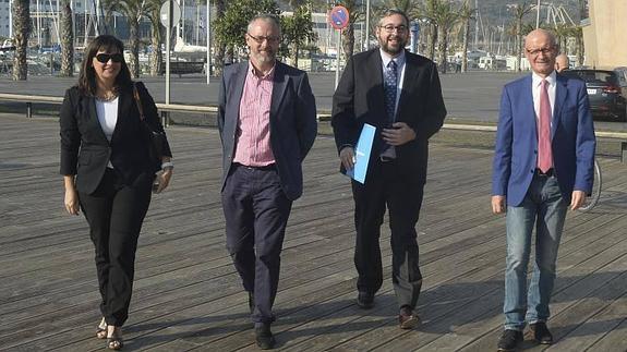 Los diputados populares Isabel Soler, Domingo Segado, Víctor Martínez y Domingo Coronado.