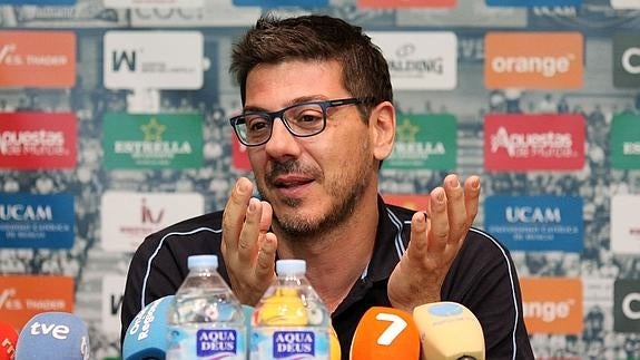 Katsikaris, durante la rueda de prensa.