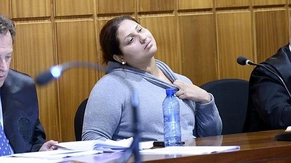 La mujer de la víctima durante el juicio. 