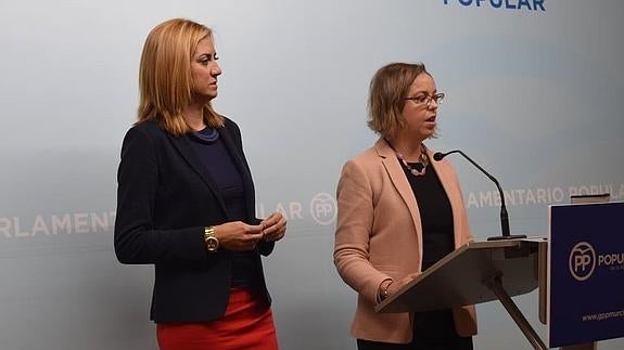 Las diputadas populares Patricia Fernández e Inmaculada González. 